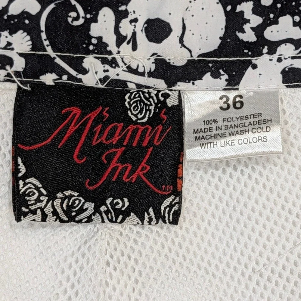 Miami Ink Men's White Skull Barbed Wire Graphic Board Shorts 36 Y2K Tattoo